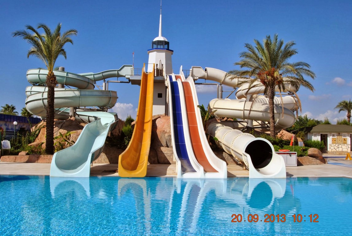 imagini hotel TITANIC LARA